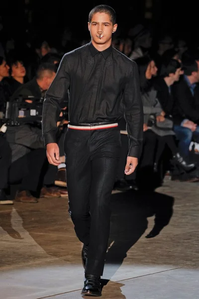 Look 23